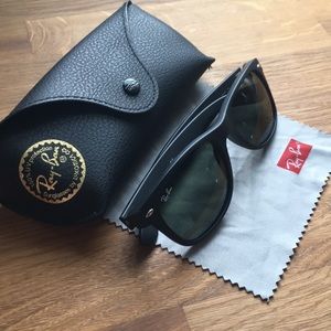 Ray-ban wayfarer 55mm, matte black.